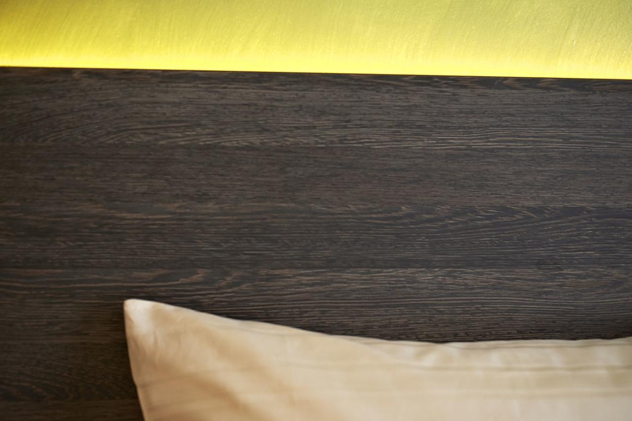 Eee Hotel Траун Екстериор снимка