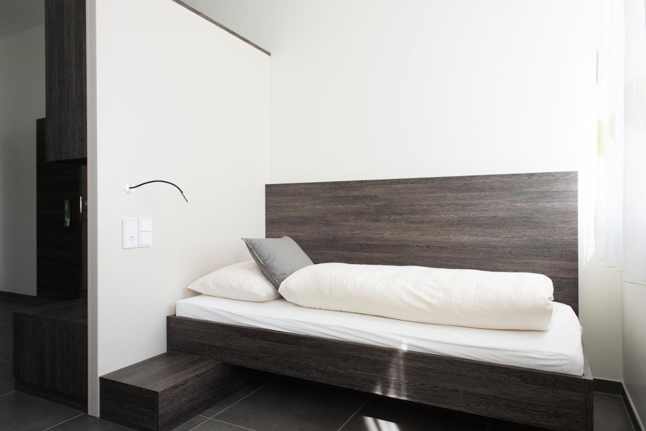 Eee Hotel Траун Екстериор снимка